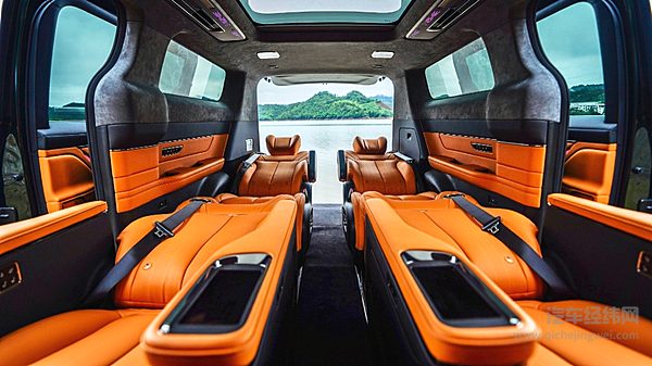 都是新物种 LEVC 380能否挑战小鹏X9？