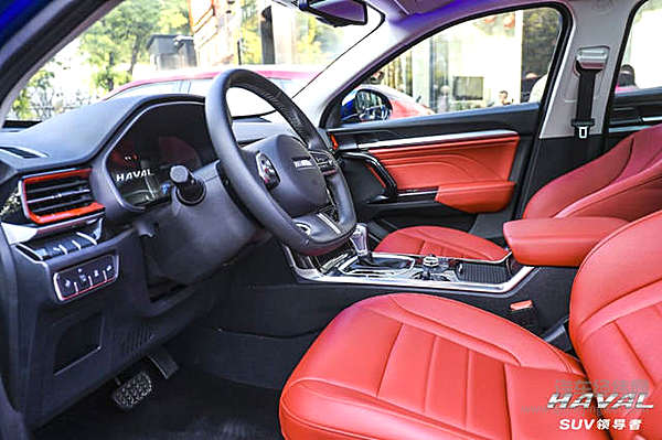 90后陷入“中年危机”？ 哈弗F5还你一个十八岁！