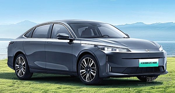 10万就能买高配 五菱星光和启源A05谁能打动你？