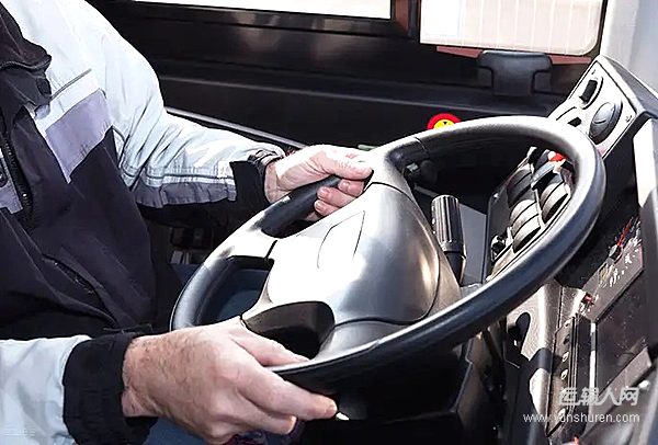 山西發(fā)布新版貨運(yùn)管理規(guī)定 4.5噸及以下貨車營(yíng)運(yùn)減負(fù)