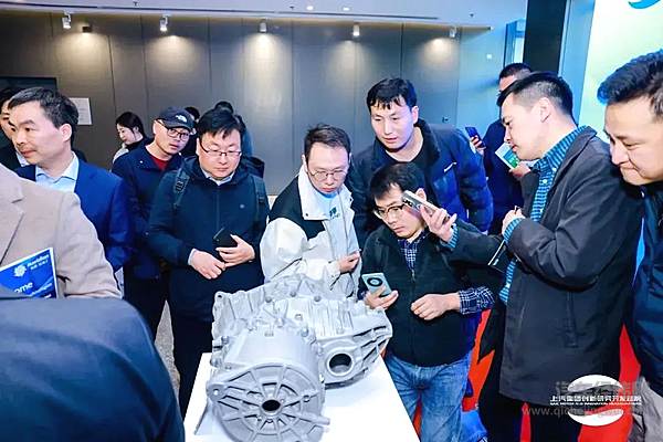 上汽集团发布全球首款量产半固态工艺镁合金电驱壳体 轻量化发展再迎新突破！