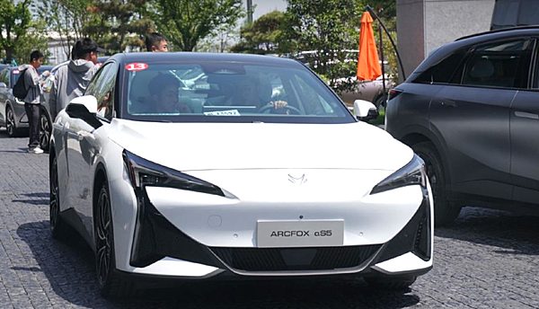 1-11月份同比暴增213.4% 极狐品牌的成绩是怎么来的？