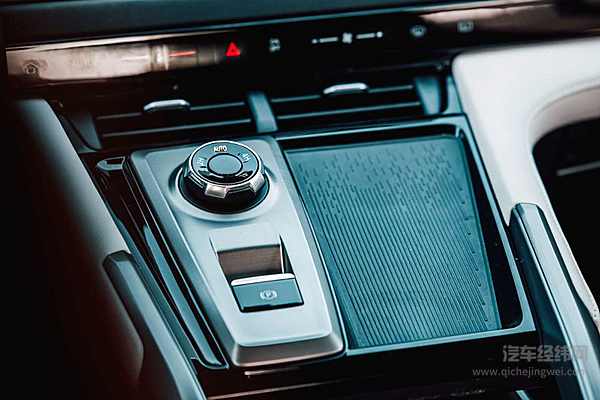 “老钱风”的越野硬派皮卡 上汽大通星际H给你答案