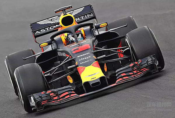 F1战火重燃 阿斯顿·马丁在赛道上驰骋的感觉真的很不错