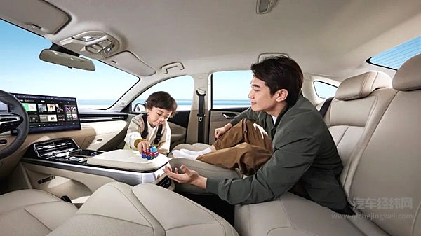 8.88万元起！五菱星光正式上市 重塑A级家轿价值新标杆