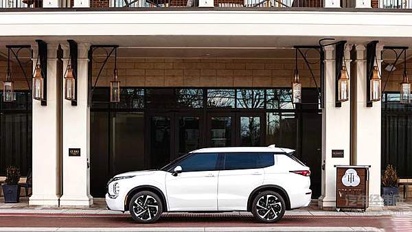 奇骏的兄弟来了 三菱海外发布新一代欧蓝德