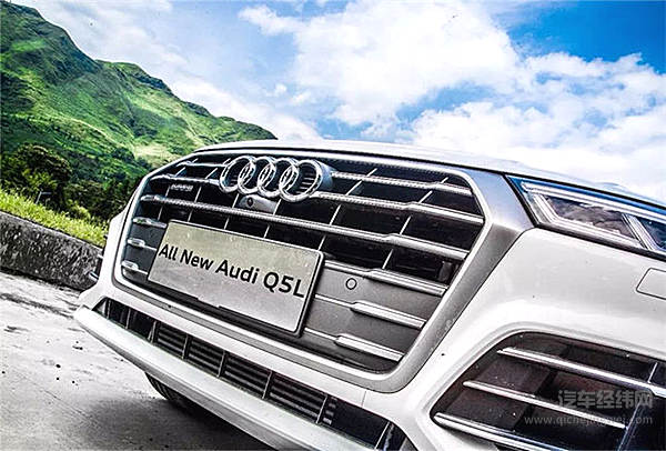 奥迪Q5L开进贵州崖壁 现在的发布会都不走寻常路！