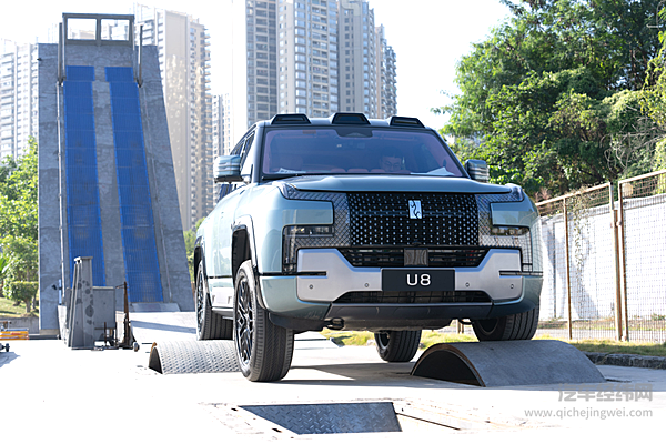 比亚迪仰望U8：以4大可靠性严苛测试 赋能用户品质用车