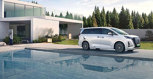 风格类似定位不同 瑞风RF8插混版能否挑战腾势D9？