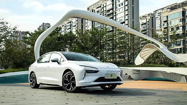 雷诺江铃羿：能否在纯电当道的时代闯出一片天？