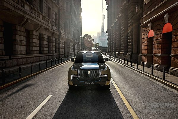 比亚迪三电对决军工品质 仰望U8L鼎世版与猛士917谁更强？