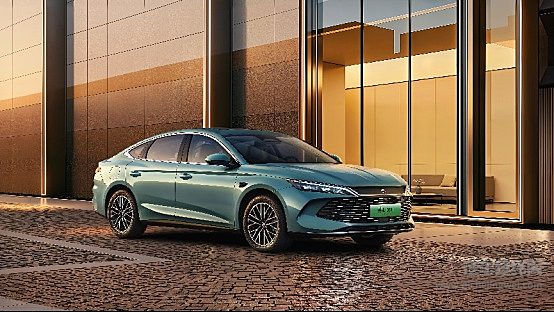 8.98万起！2026款秦家族DM-i 210KM长续航版上市 TBC限时免费赠送