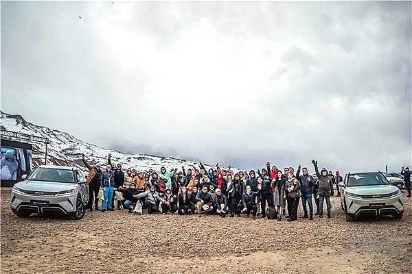 比亚迪元UP上市智利 雪山发布会彰显耐寒实力