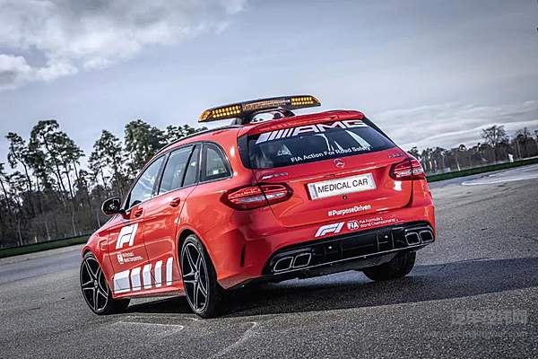 和阿斯顿马丁一起 梅赛德斯-AMG发布2021赛季F1安全/医疗车