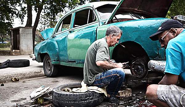 北上广的渣男让你流泪 古巴的古董车让你心碎