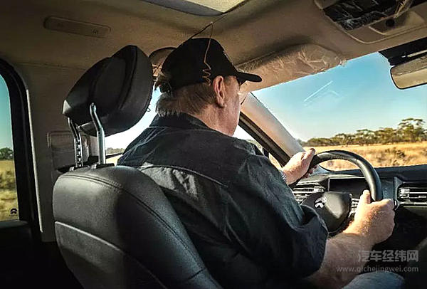 在澳洲内陆与蔚来ES8一起感受盛夏的风