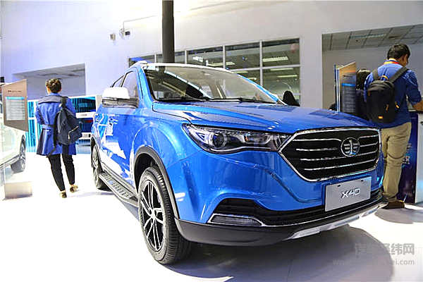 奔腾SENIA R9全球首秀  智能科技王者降临