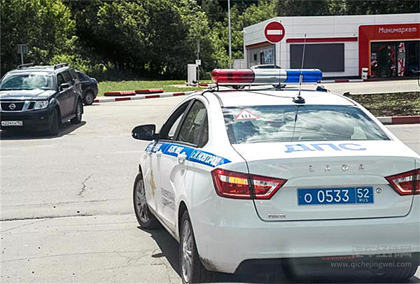 在这开车会惭愧？最霸气SUV遇见20年前的自己！