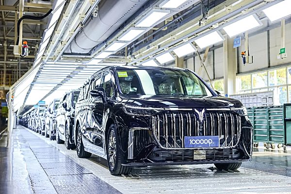 东风岚图迎来首个10万+！