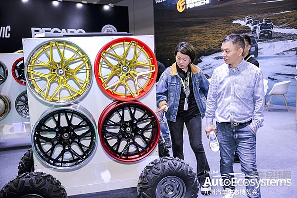 九州汽车生态博览会盛大启幕，首日超10万人前来观展！