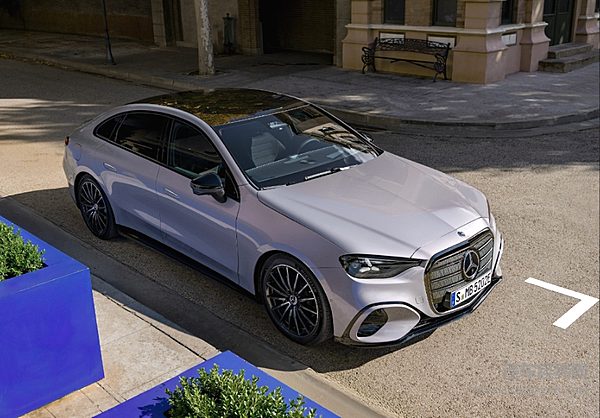 奔驰全新纯电C级轿车首尔全球首发 中国长轴距版年内交付