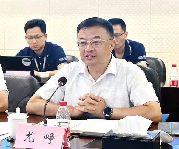 制造业高质量发展（汽车产业）调研行首站走进东风公司 开展座谈