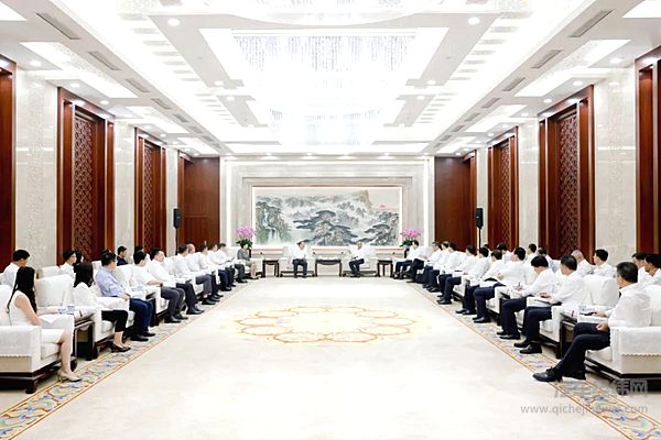 山东省委书记林武 省委副书记、省长周乃翔会见曾毓群董事长一行