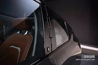 BYTON概念车的脸部识别摄像头精致地嵌在B柱上