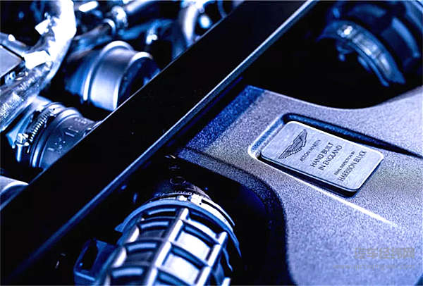 桀色难驯 全新VANTAGE震撼登陆上海