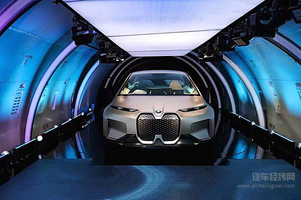 宝马全面电动化拉弓上弦 大象如何转身？