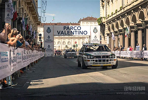 亲临2018都灵车展，在城堡与公园中跟意大利车迷疯狂一把