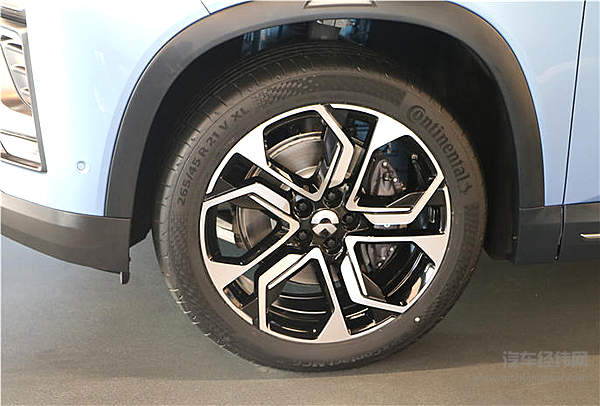 蔚来汽车李斌：蔚来ES8引领中国智能电动车驶向未来