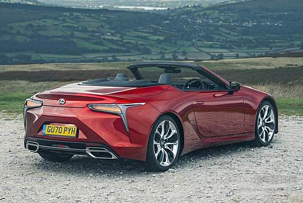 V8大自吸 雷克萨斯LC 500敞篷版一点也不“暴力”