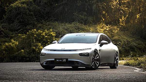 回应特斯拉霸凌 小鹏P7超长续航里程硬杠Model 3