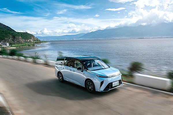 上汽大通MAXUS MIFA 9