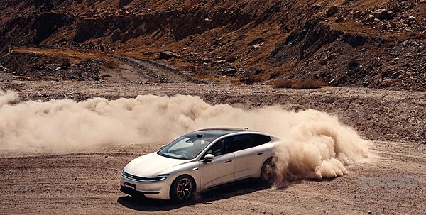 10万级纯电轿车二选一 阿尔法S5与启源A06谁更强？