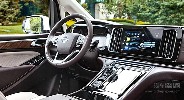 30万元级国产高端MPV二选一 传祺M8与上汽大通MIFA 9展开油电之争！