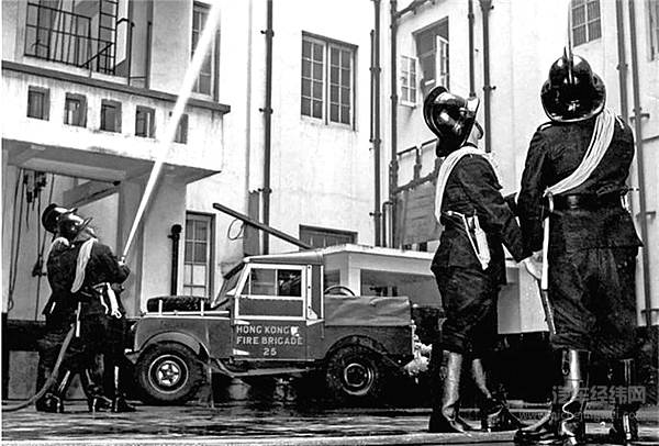 路遇救援车辆时，你会正确让路吗？