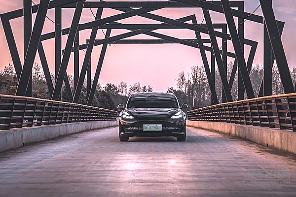 分享全自动驾驶技术 特斯拉打的是什么算盘？