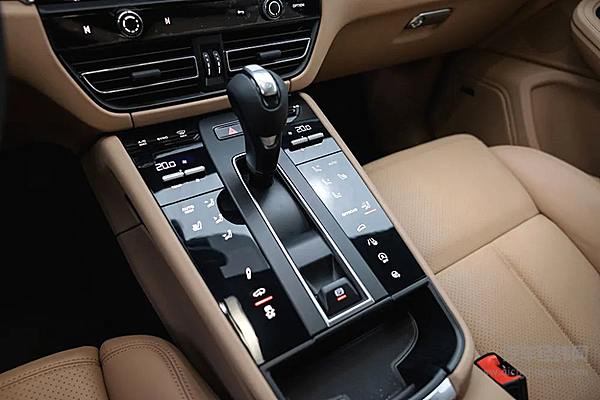 敢于不同 新款保时捷Macan全球首发