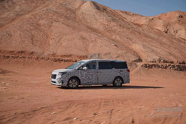 腾势D9之后新玩家入场？疑似江淮新MPV谍照曝光