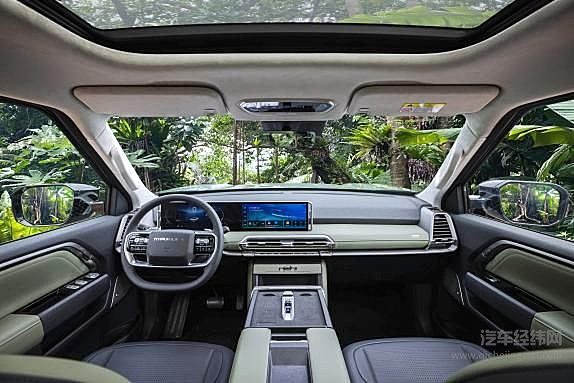 上汽大通MAXUS“满级大型越野皮卡”星际X