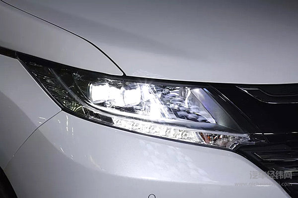 想想办法吧，爸爸！ 出去旅行怎么少得了一辆车！