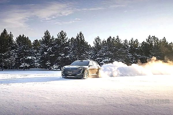 正月初八 智界R7、智己LS6、阿维塔07定义智能出行新时代