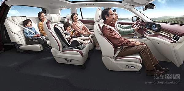 江铃福特乘用车渠道全面焕新升级 推出”Family Space 家空间·福特体验店”