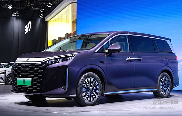 江淮瑞风RF8有华为加持 能否挑战比亚迪夏？