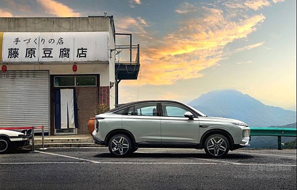 拥有两种“黑科技”泊车功能的鲸 从此让停车不再成为难题