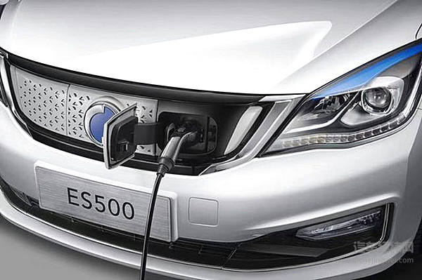 连富康都电动化了 新能源这条跑道上来了位“老前辈”！