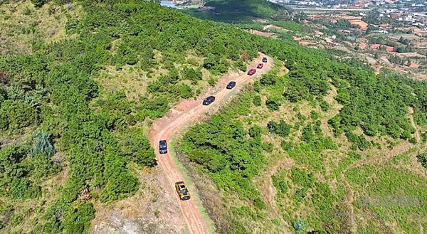 2.4T长城炮第10000台交车西南驾控体验营燃擎启动