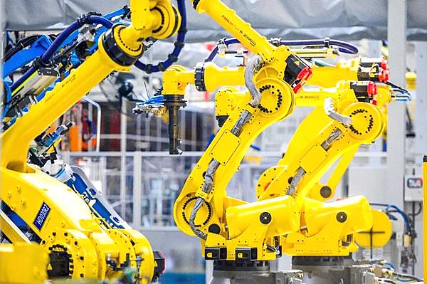 WEY首款HEV车型 “玛”上驾到